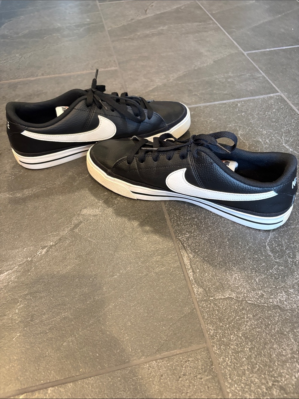 Nike Men’s Black Leather Sneakers with White Swoosh - Picture 5 of 6